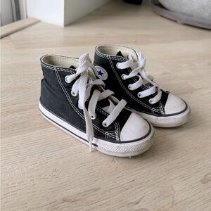 Toddler black high top Converse shoes - 7C